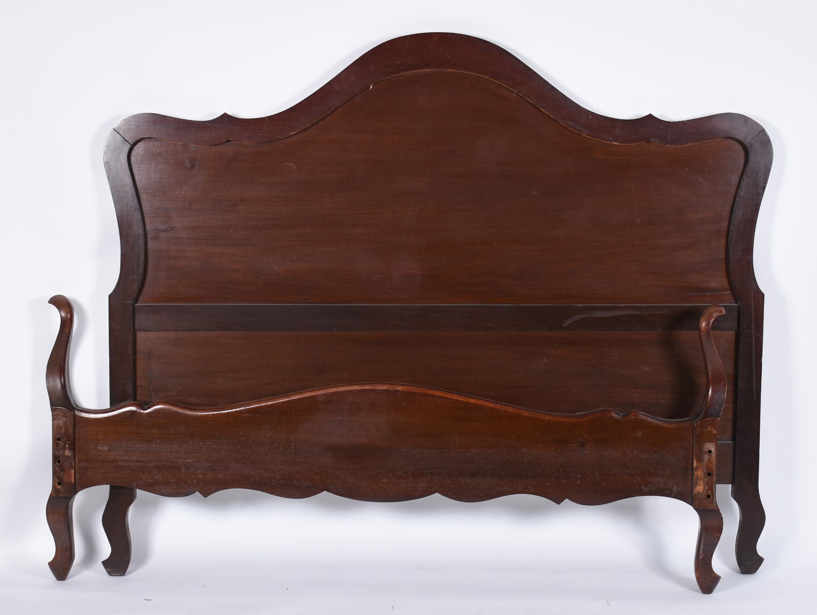 Cama de casal e par de mesinhas de cabeceira com uma gaveta cada, de... - foto 4 de 8