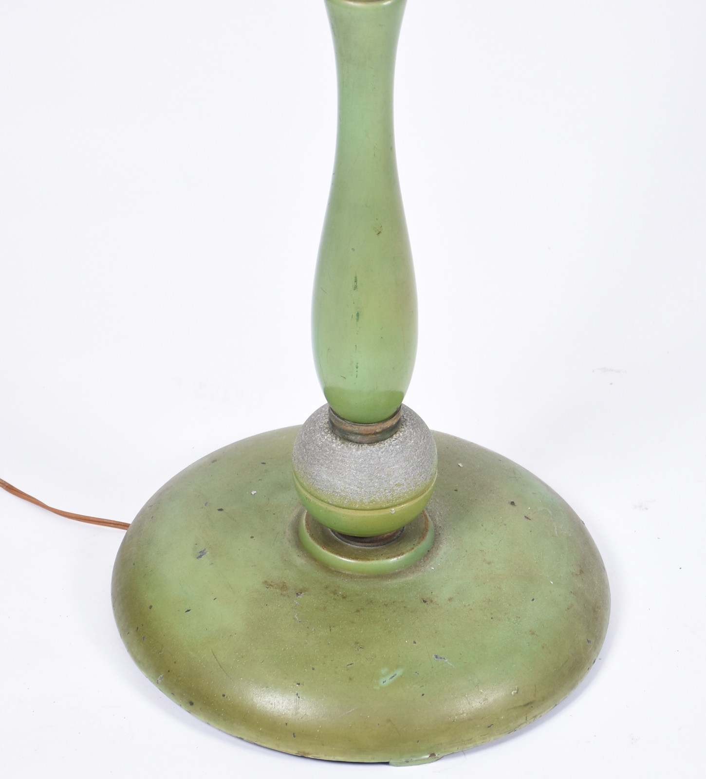 Luminária coluna de metal pintado de verde, oxidações na base e em... - foto 3 de 5