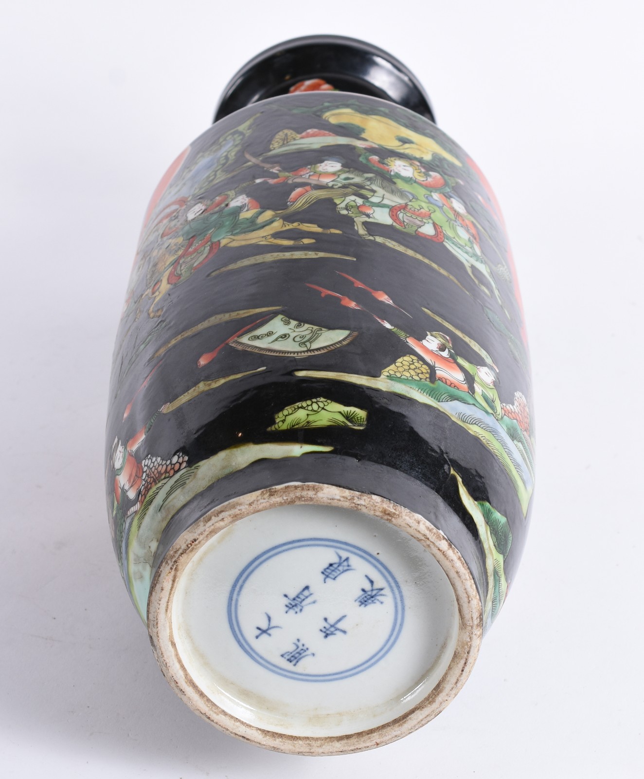 Vaso de formato balaústre em porcelana chinesa, decorado em esmaltes... - foto 4 de 4
