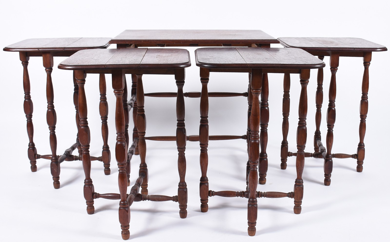 Mesa ninho de madeira nobre, sendo uma grande retangular e quatro... - foto 4 de 6