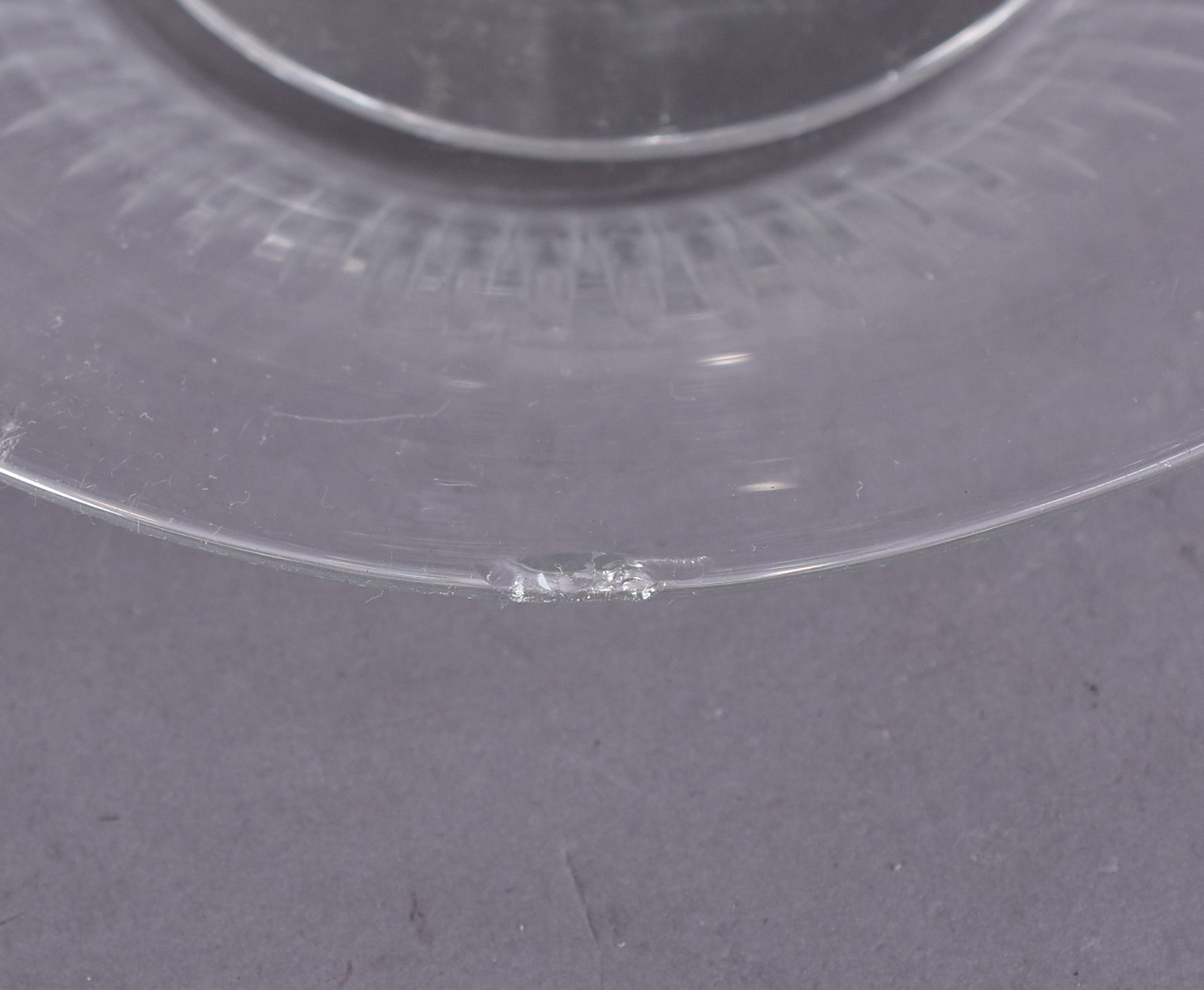 Par de Compoteiras de cristal lapidado em gomos com presentoir (uma... - foto 4 de 6