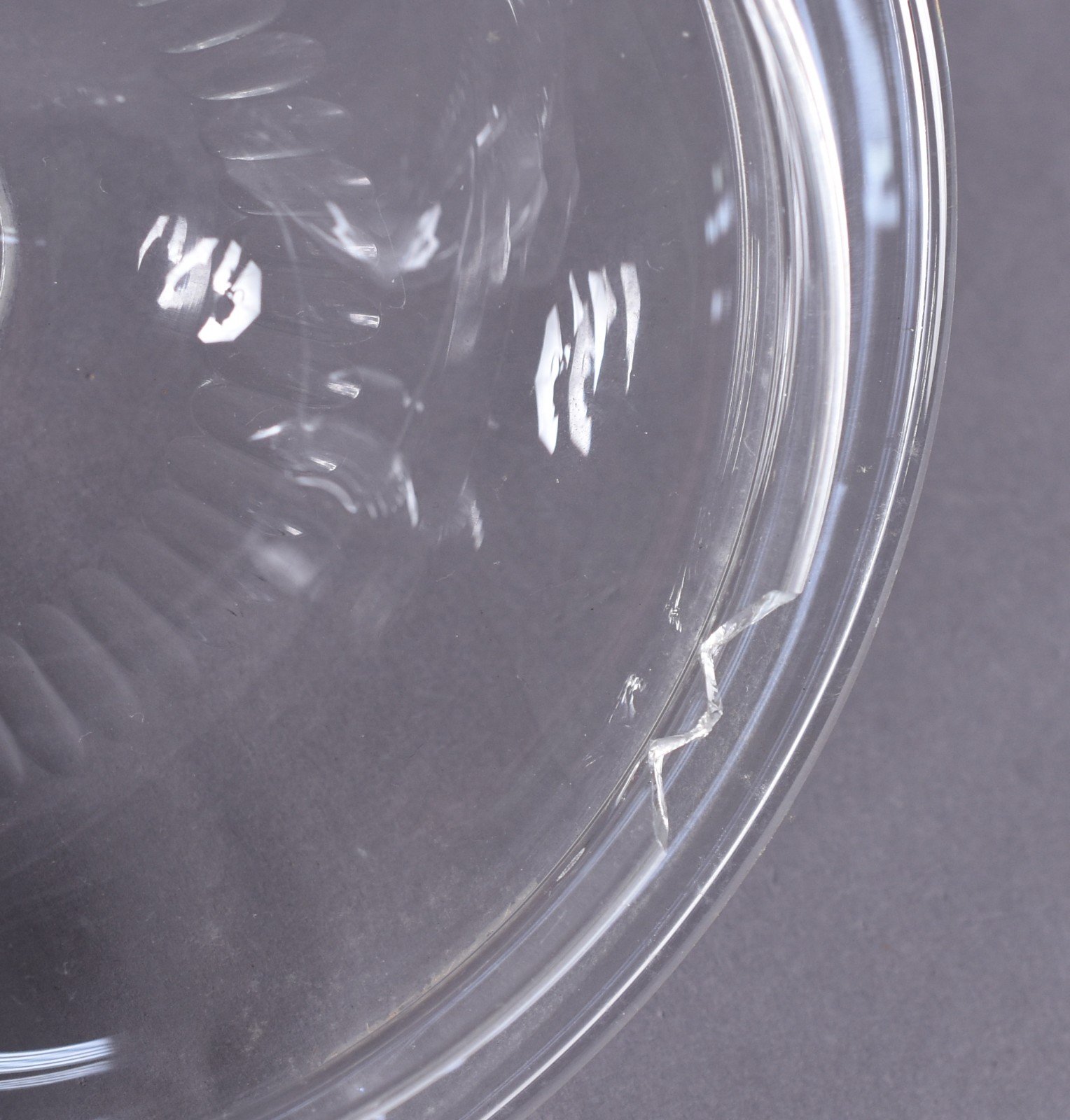 Par de Compoteiras de cristal lapidado em gomos com presentoir (uma... - foto 6 de 6