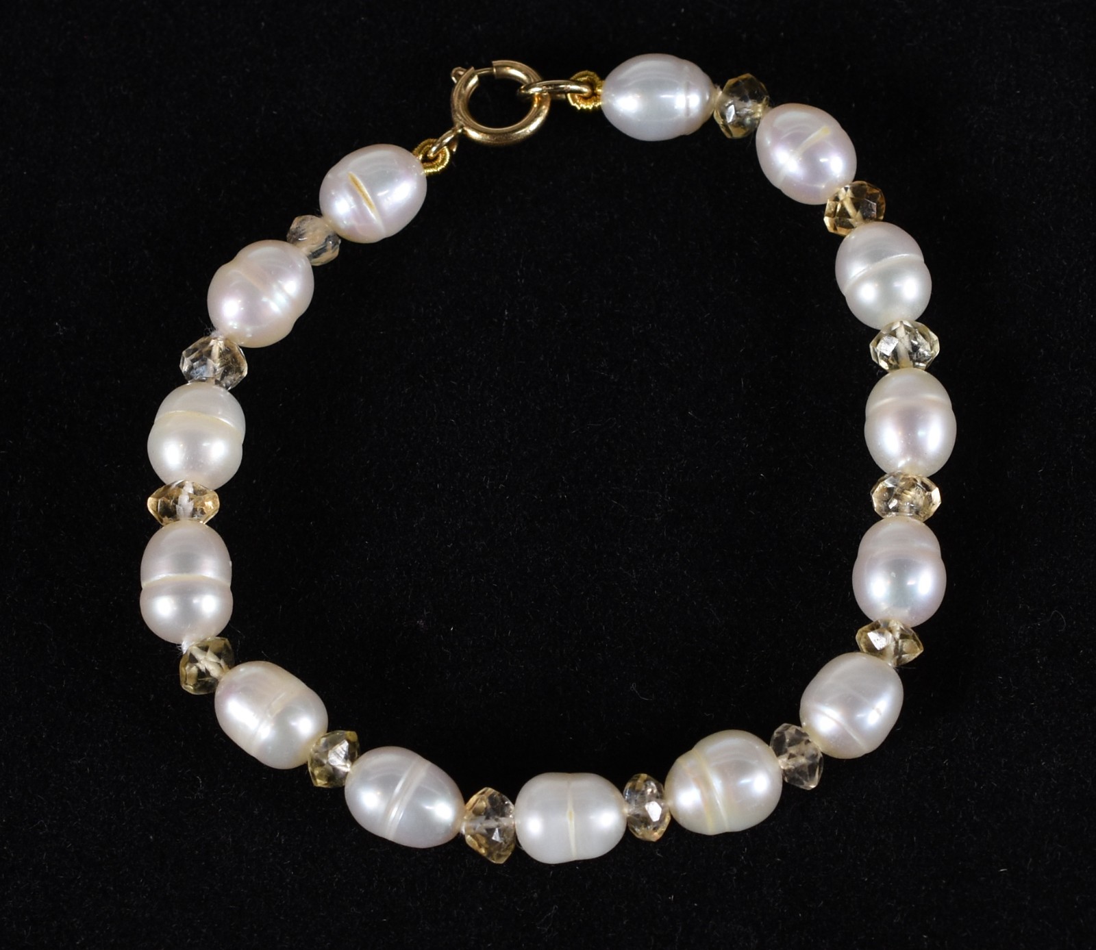 Pulseira de perolas barrocas com fecho de ouro (Por motivos de... - foto 2 de 3