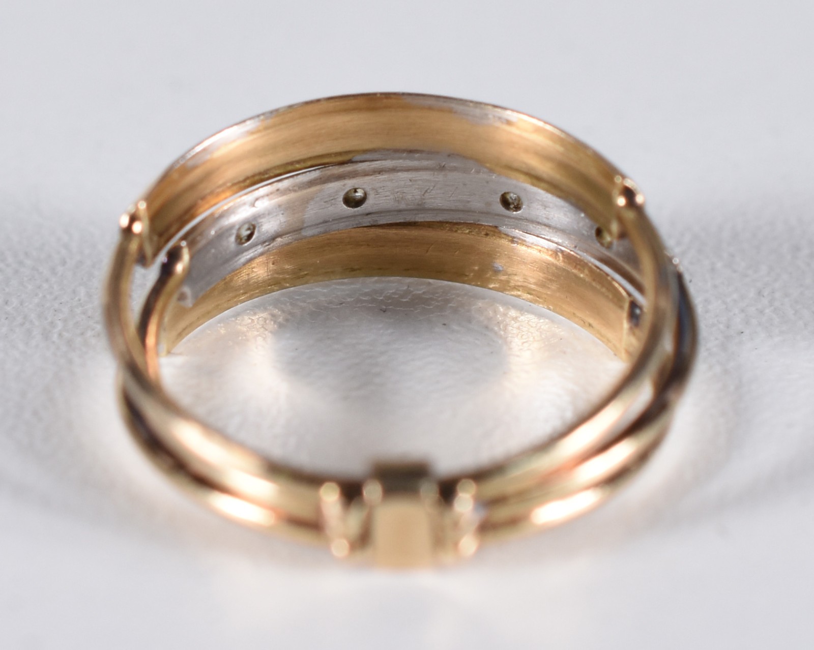 Anel de ouro baixo de 3 aros e 4 brilhantes, aro 16 (Por motivos de... - foto 3 de 3