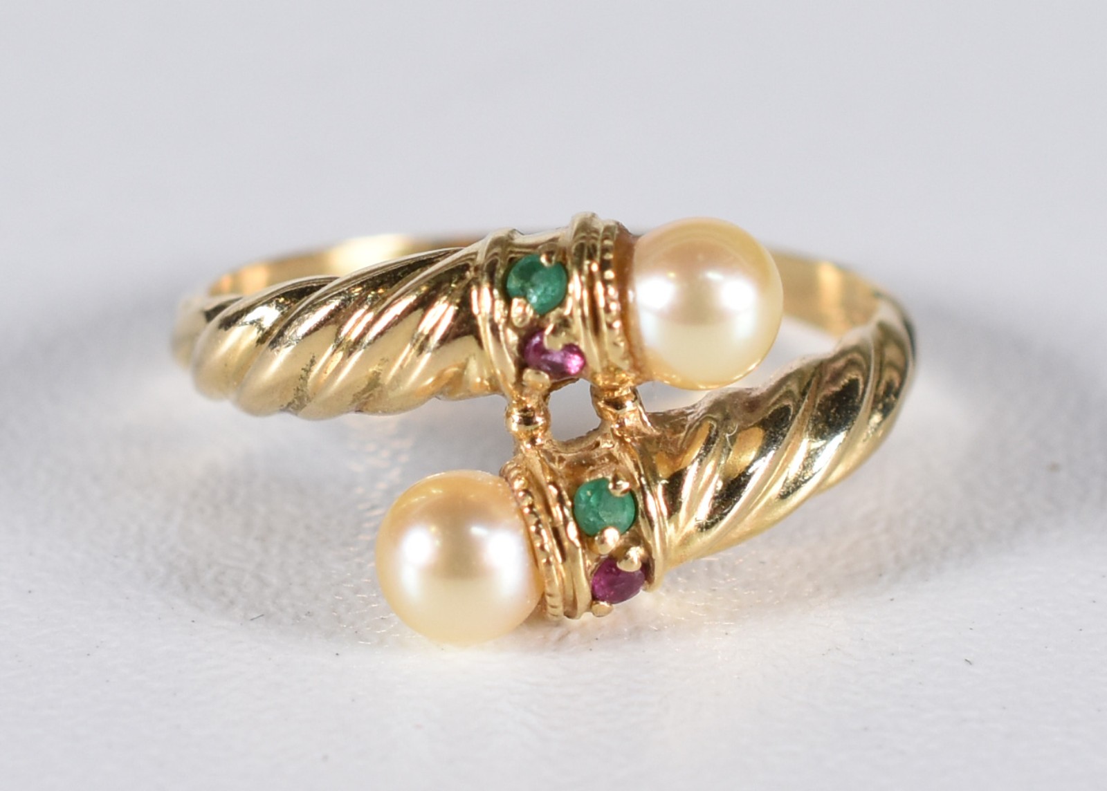 Anel de ouro 18k com 2 pedras rubis e esmeraldas, aro 14 (Por motivos... - foto 1 de 4
