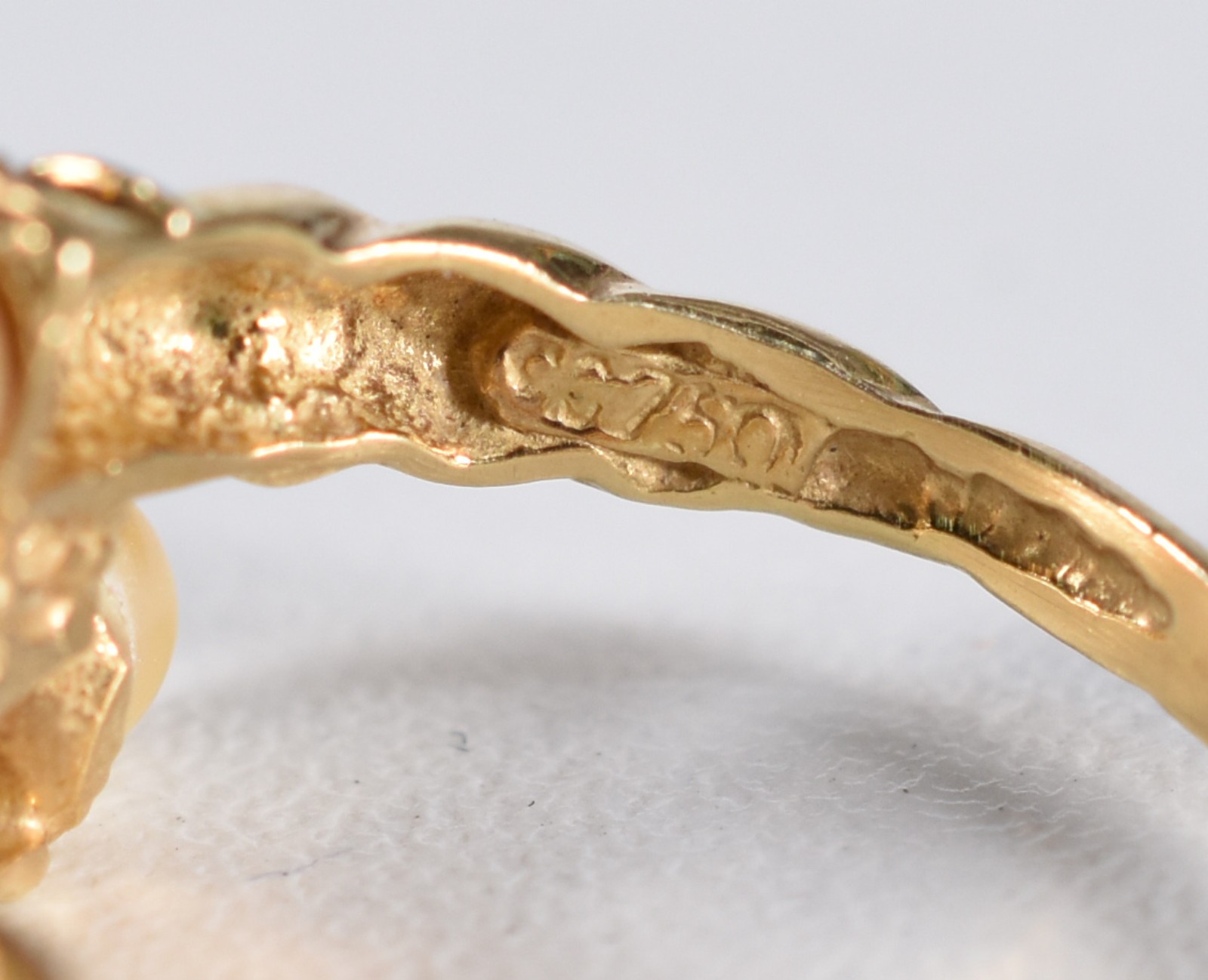 Anel de ouro 18k com 2 pedras rubis e esmeraldas, aro 14 (Por motivos... - foto 4 de 4