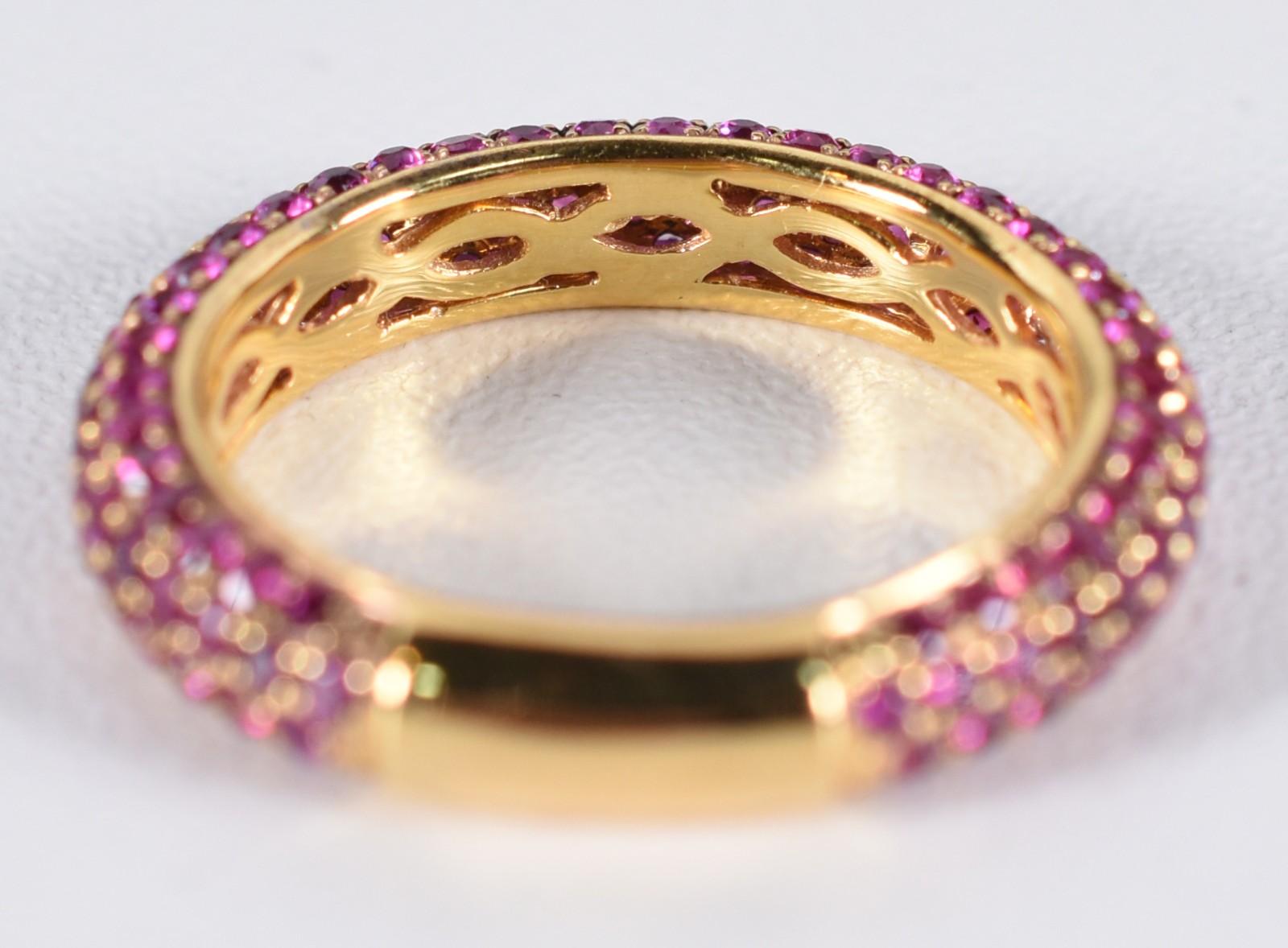 Anel de ouro 18 k com mini rubis, aro 17 (Por motivos de segurança a... - foto 4 de 5