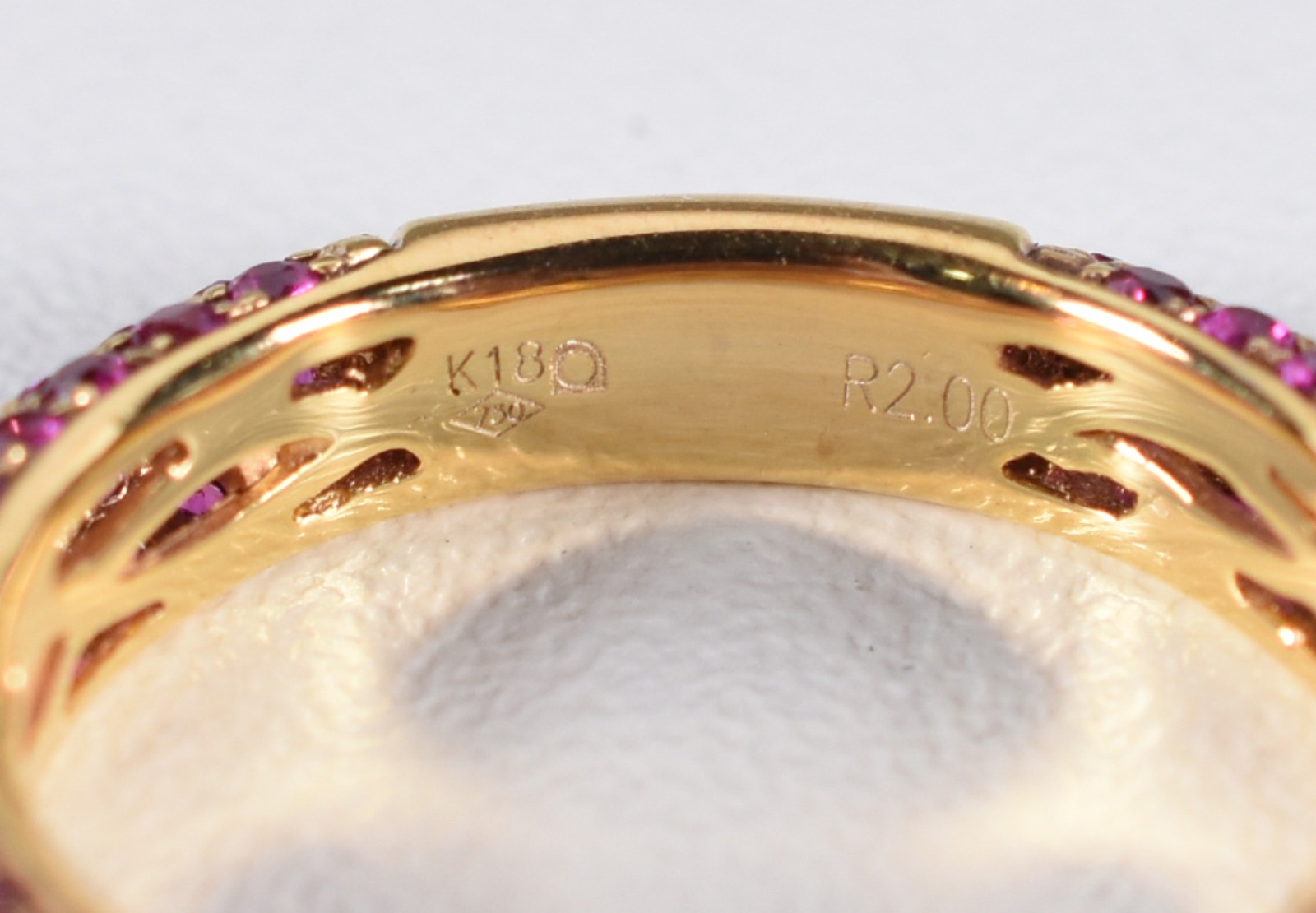 Anel de ouro 18 k com mini rubis, aro 17 (Por motivos de segurança a... - foto 5 de 5