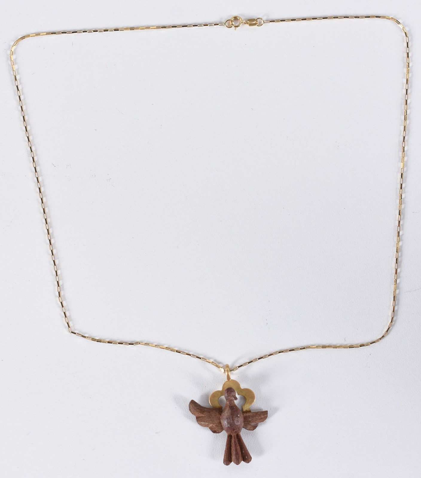Colar de ouro 18 k, contraste 750, pingente com pomba da paz (Por... - foto 2 de 4
