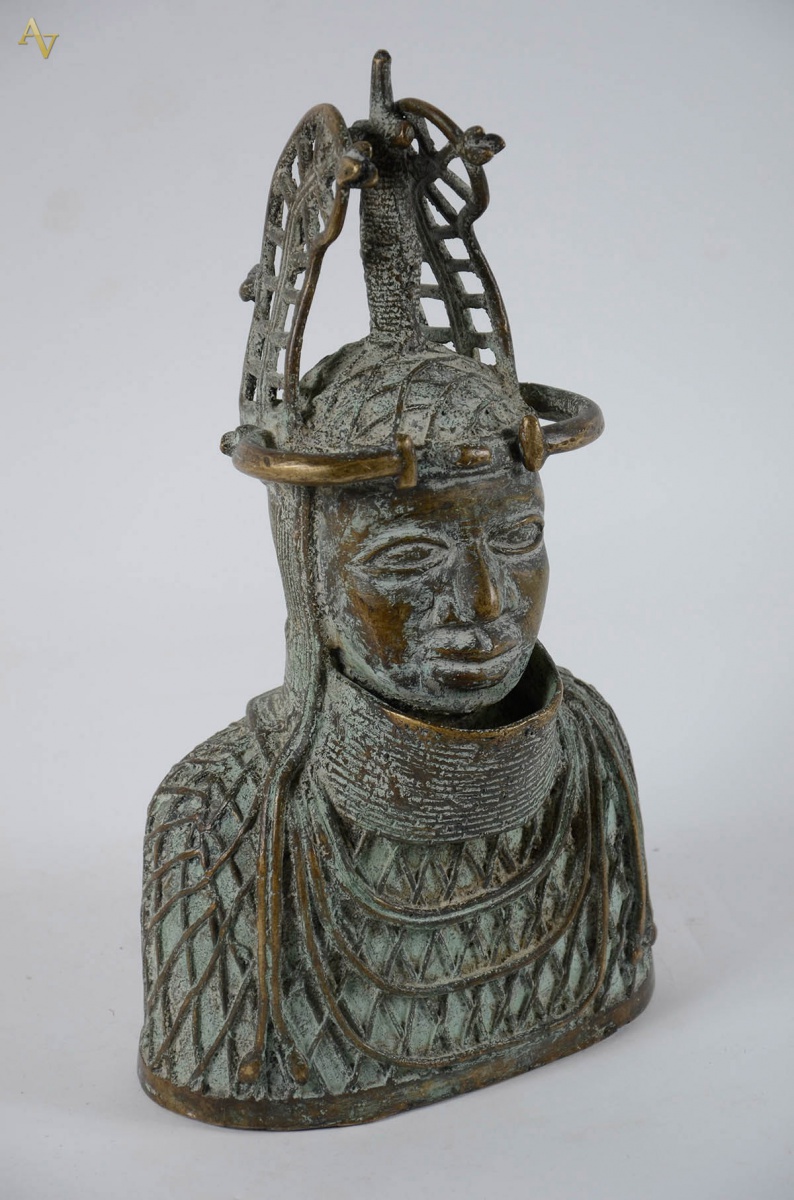 Busto de Soberano - Escultura em bronze do Benin - Séc. XIX/XX - Med...