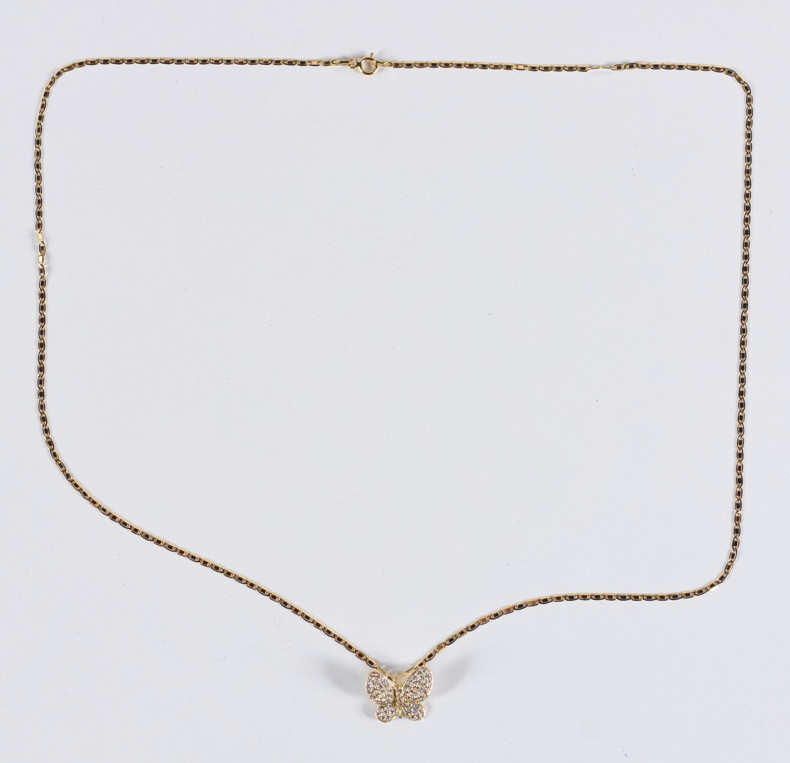 Colar com pingente de ouro 18 k com borboleta cravejada com 57... - foto 2 de 5