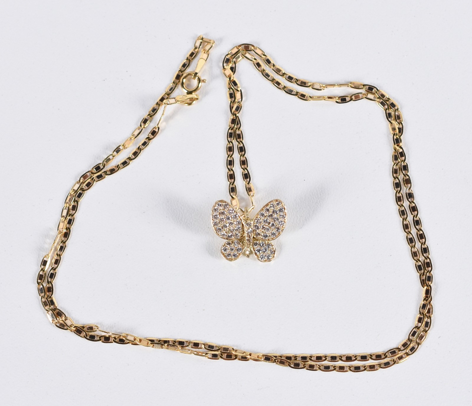Colar com pingente de ouro 18 k com borboleta cravejada com 57... - foto 3 de 5