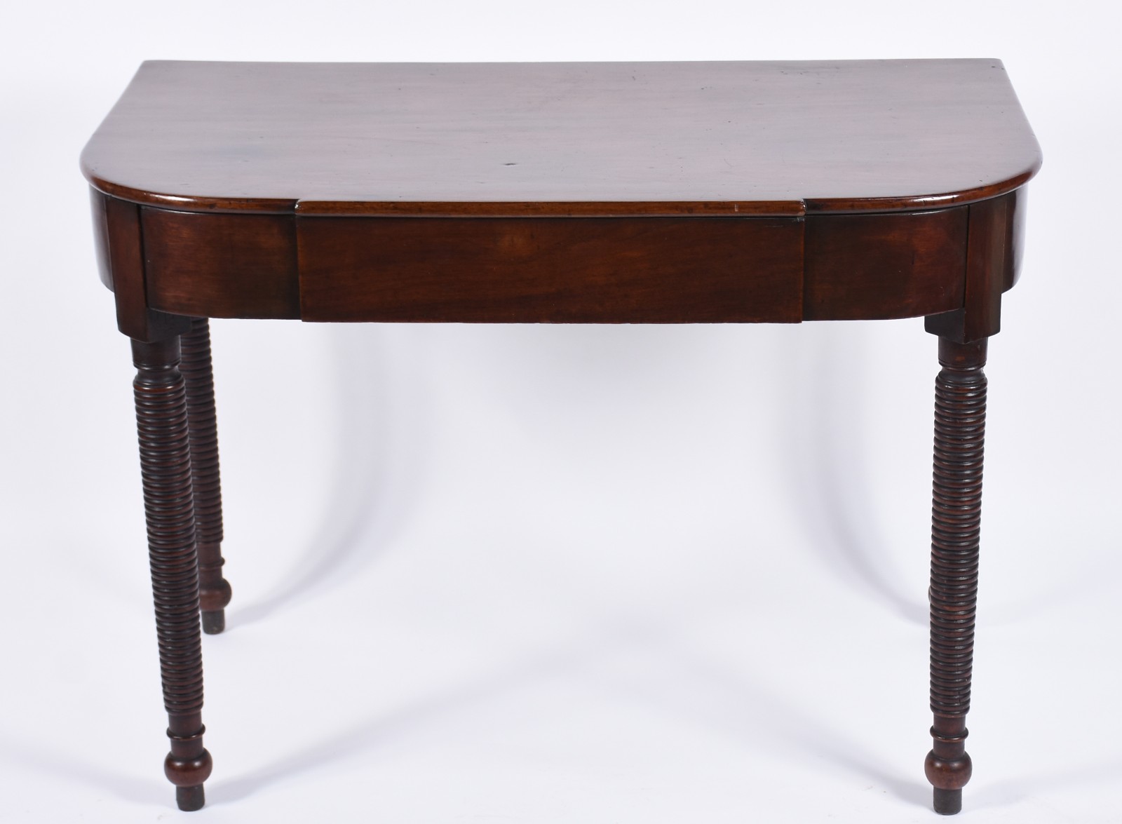Mesa de encostar de madeira nobre, tampo recortado apoiado em quatro... - foto 2 de 4