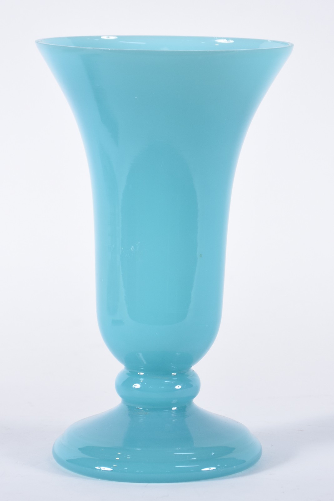 Vaso de opalina azul turquesa. - foto 1 de 4