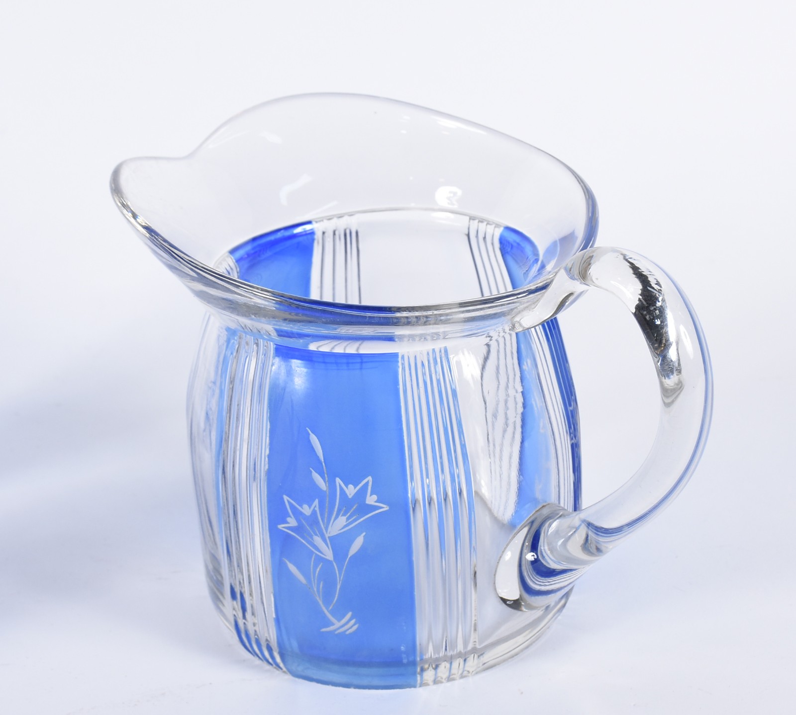 Antigo conjunto de refresqueira e seis copos de vidro com flores... - foto 3 de 4