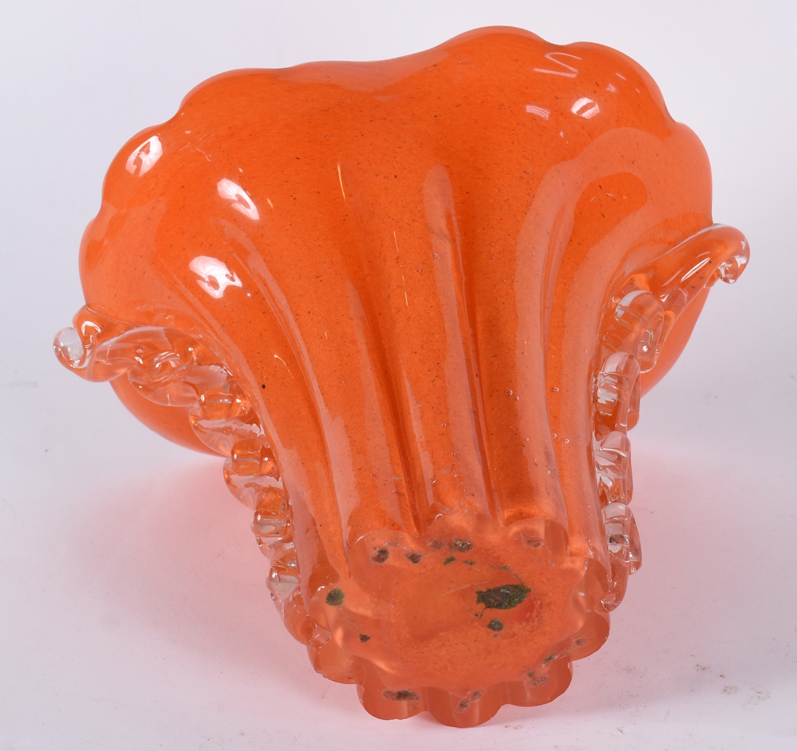 Vaso decorativo de vidro na cor laranja, bordas laterais translúcidas... - foto 4 de 5