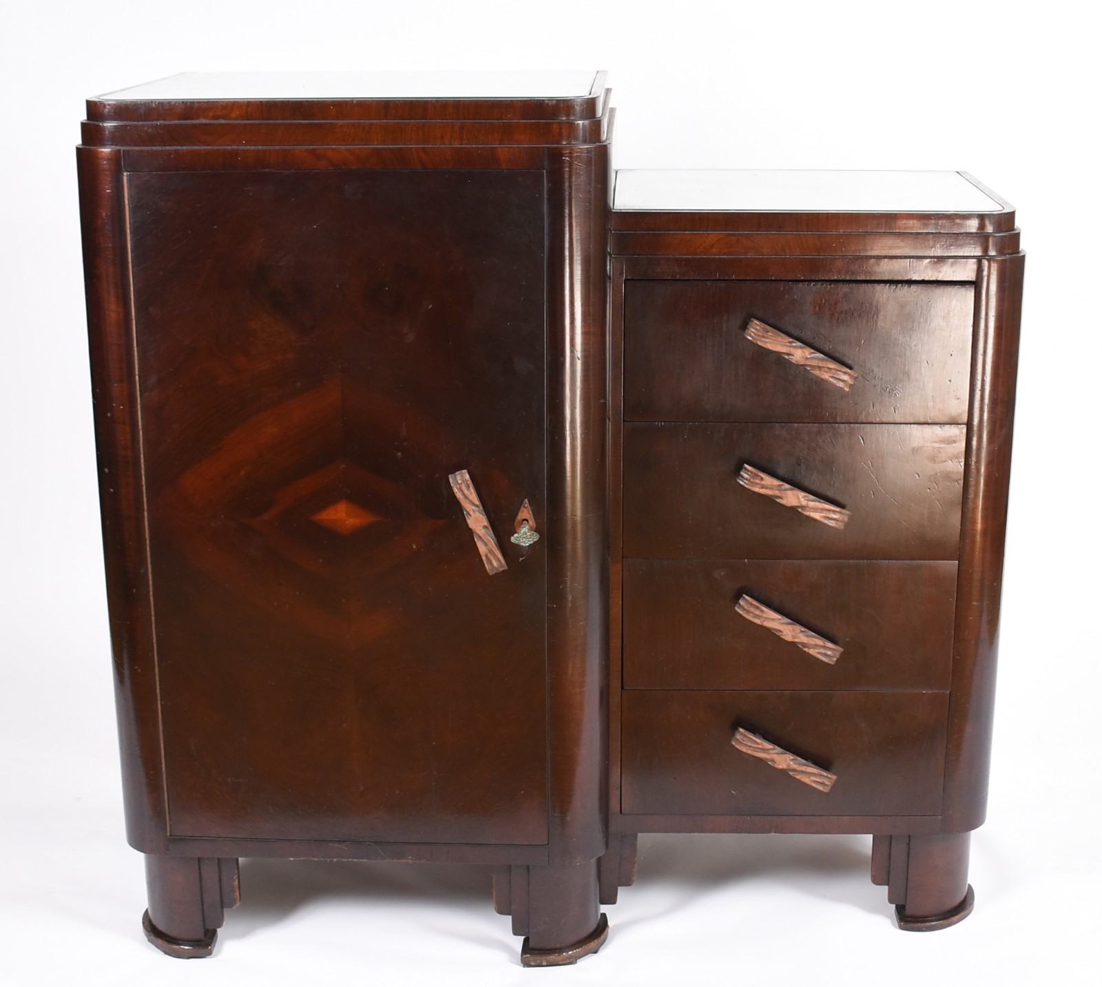Cômoda ART DECO de madeira nobre, quatro gavetas de um lado e do... - foto 2 de 6