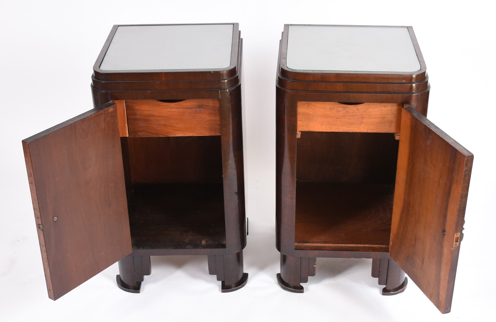 Conjunto ART DECO composto de cama de casal e par de mesas de... - foto 6 de 9