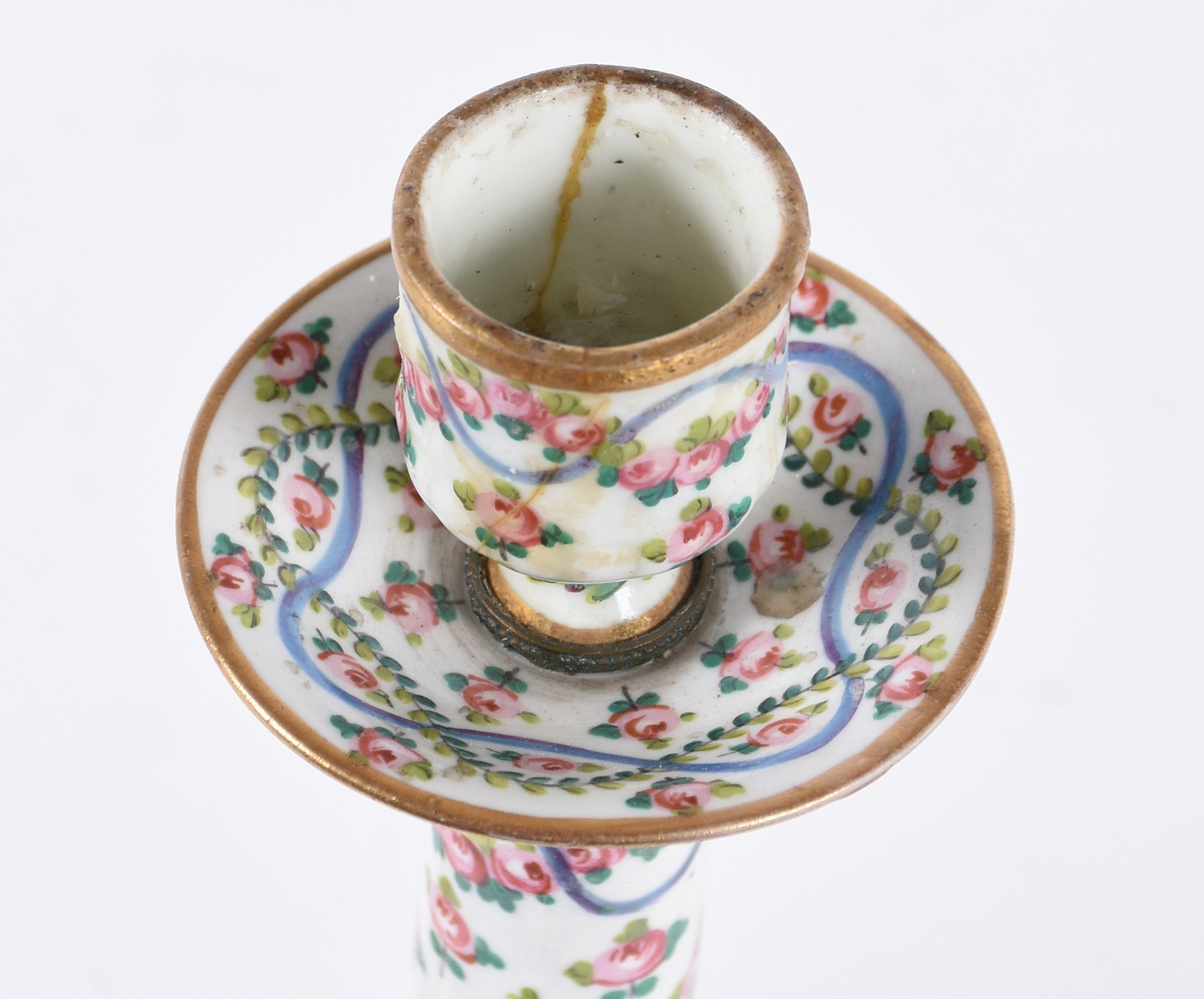 Par de castiçais de porcelana francesa de Sèvres com flores em... - foto 4 de 7