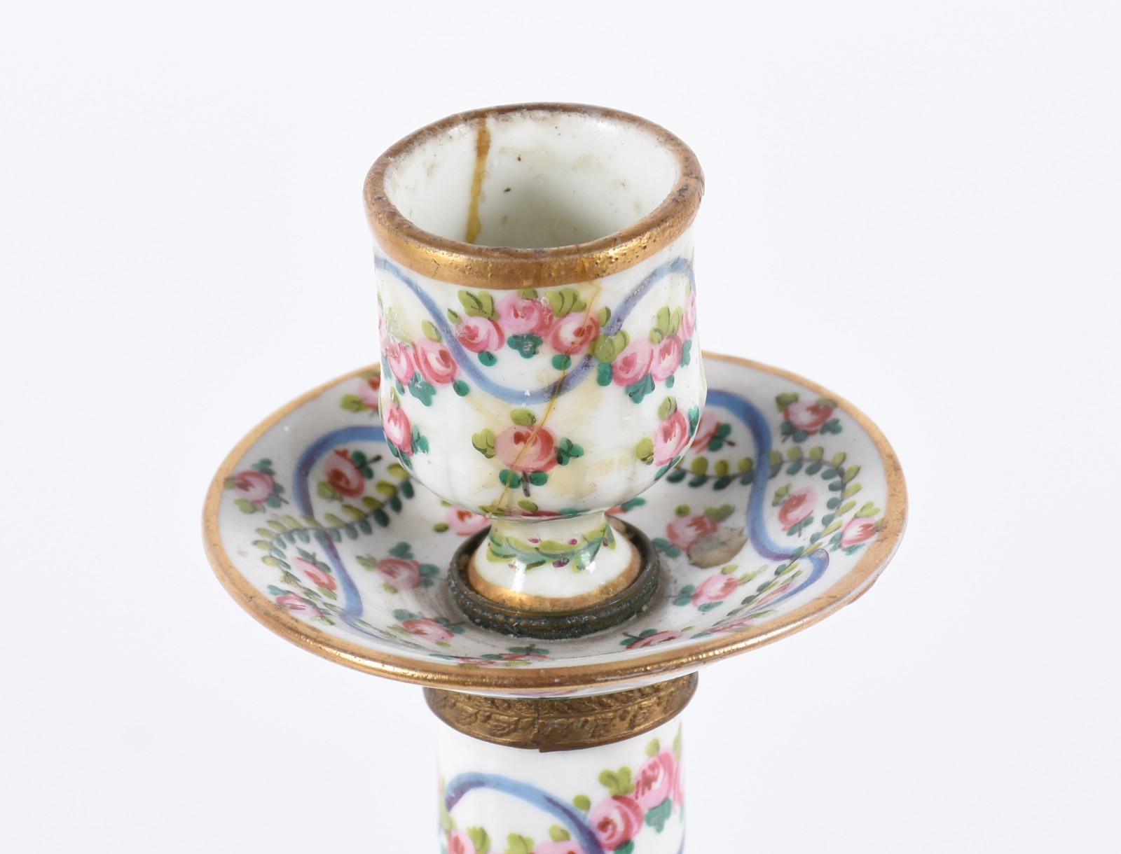 Par de castiçais de porcelana francesa de Sèvres com flores em... - foto 5 de 7