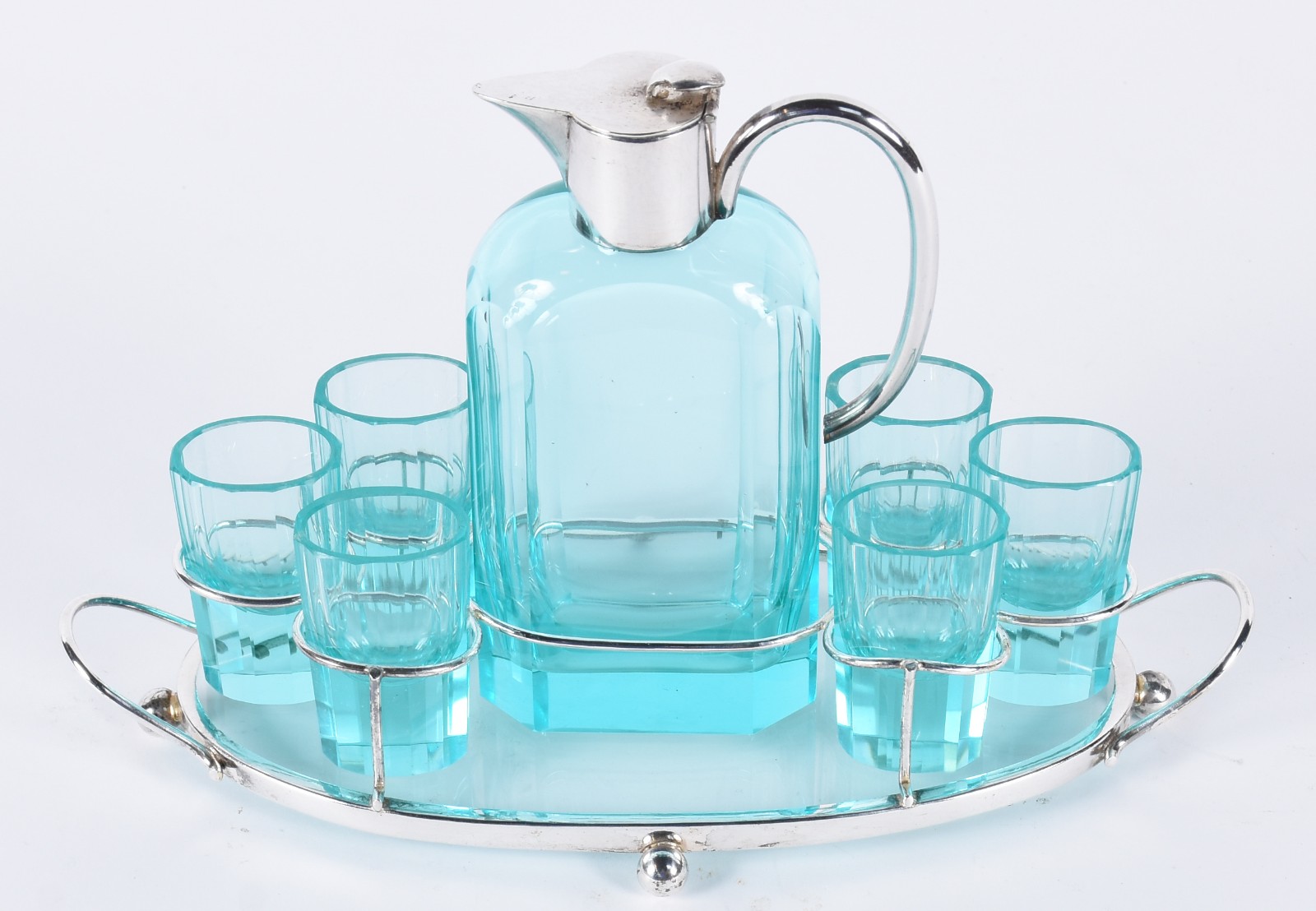 Conjunto composto de licoreira e 6 copinhos de cristal facetado na... - foto 2 de 6