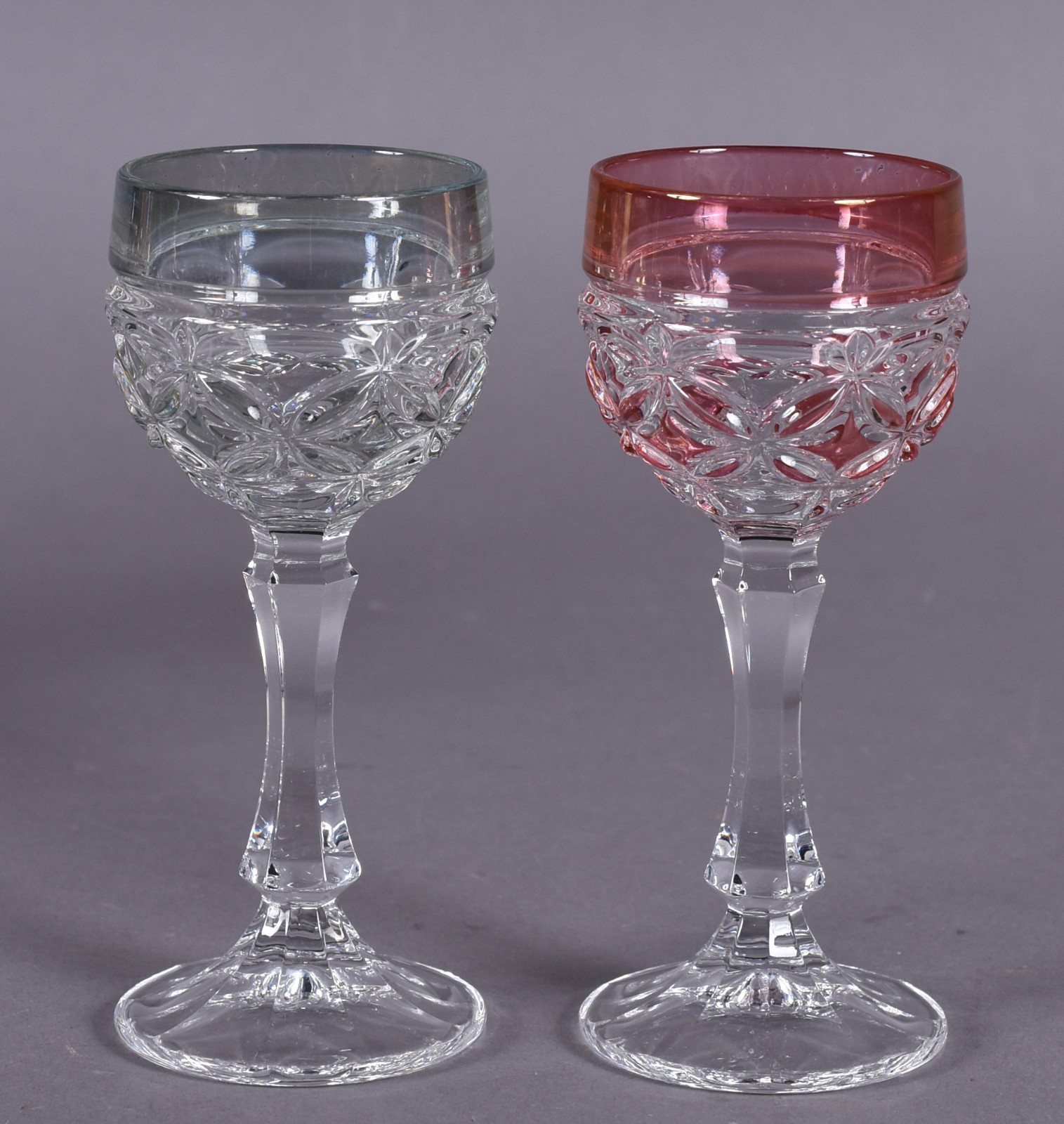 Conjunto de 6 cálices para licor de cristal lapidado com bordas... - foto 3 de 3