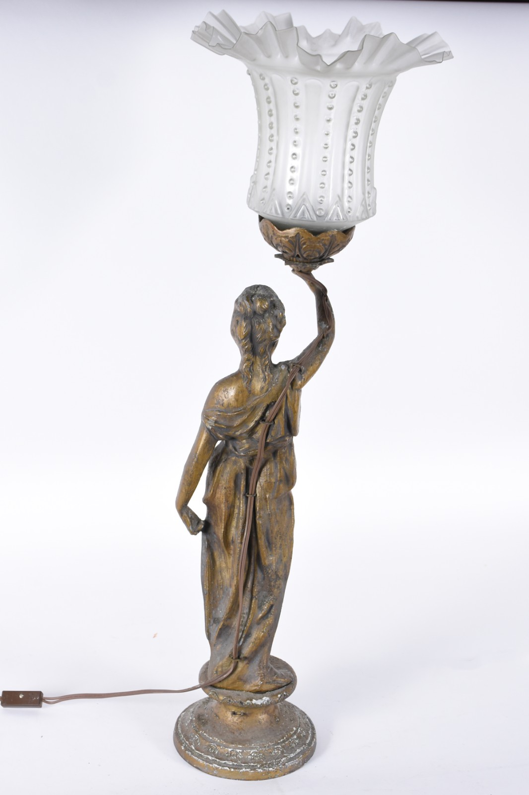Luminária de petit bronze com figura feminina e cúpula de vidro com... - foto 4 de 5