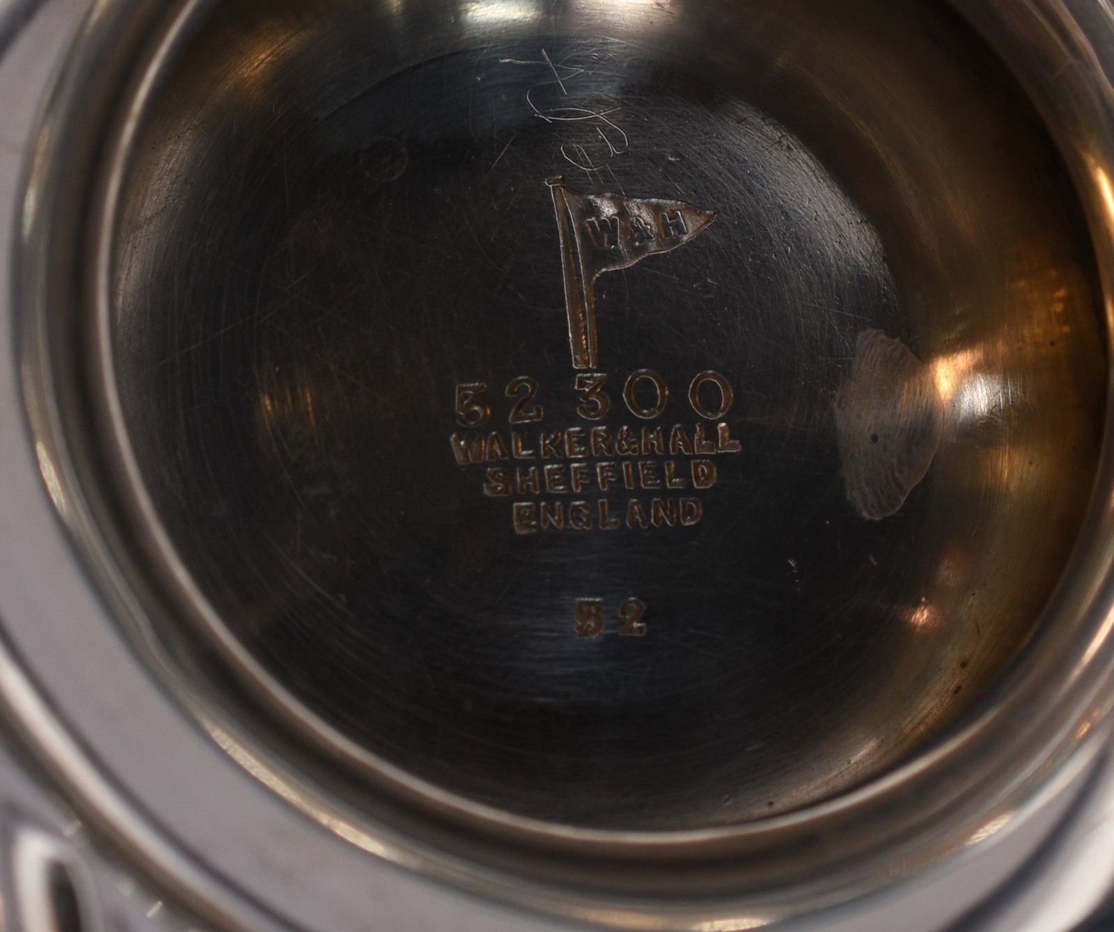 Bowl de prata inglesa contraste Sheffield, leão caminhante. Peso da... - foto 4 de 4