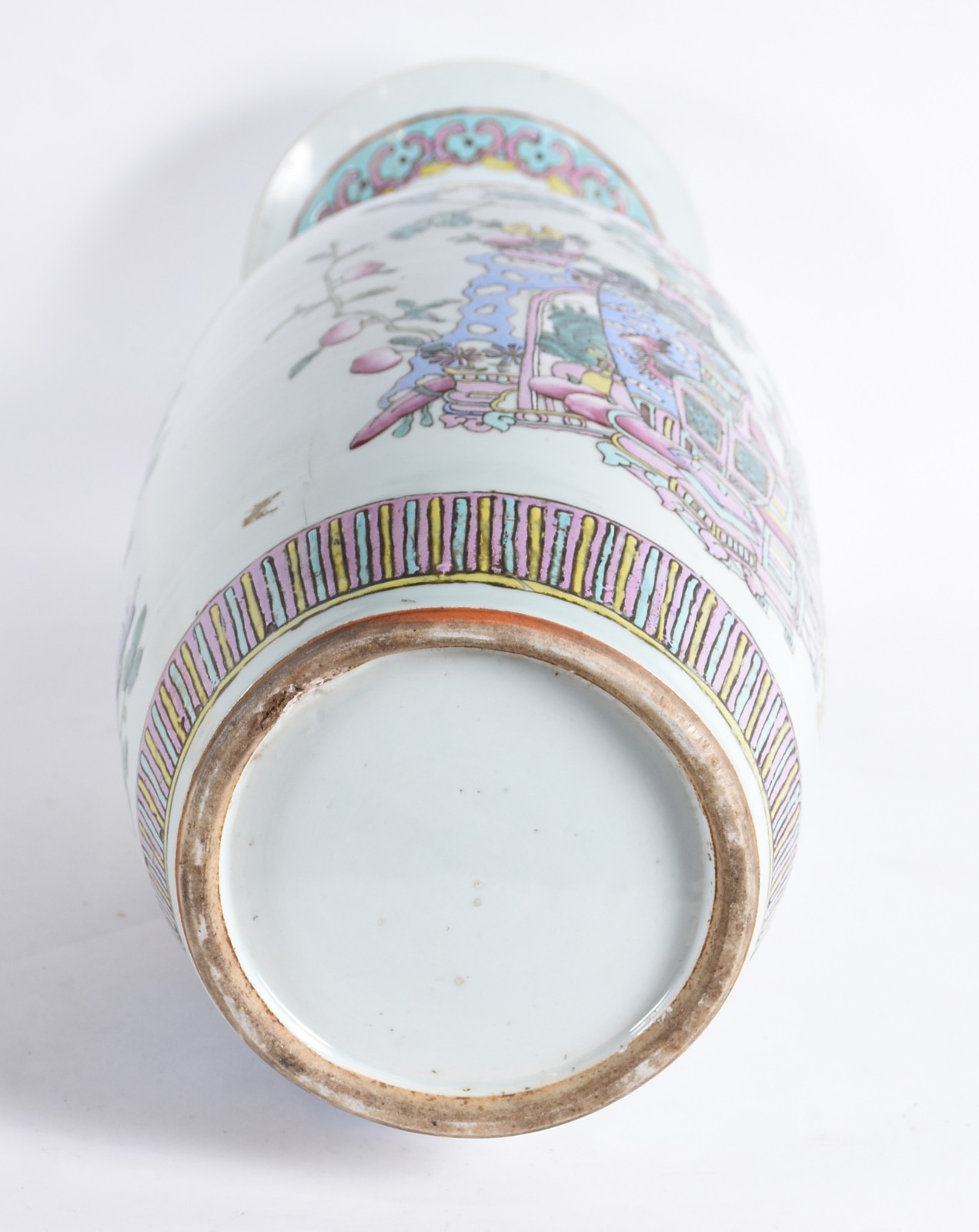 Elegante vaso em porcelana chinesa de formato balaústre e borda... - foto 5 de 5