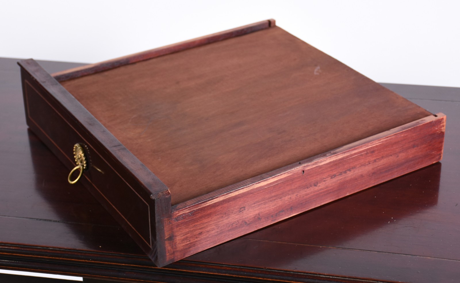 Mesa console de madeira nobre, estilo ingles, duas gavetas com... - foto 8 de 9