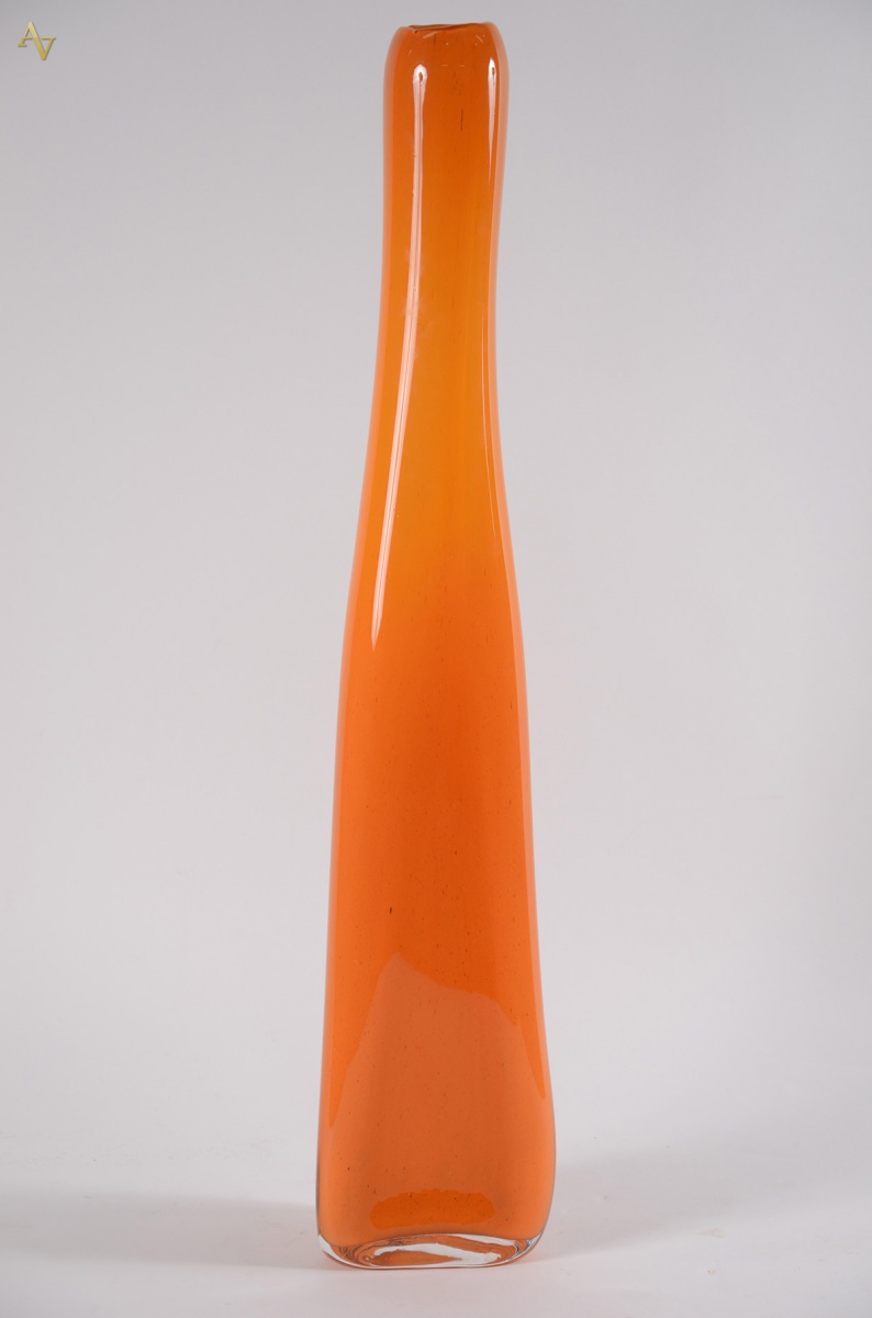 Grande vaso em murano na cor amarela. Alt. 78 cm