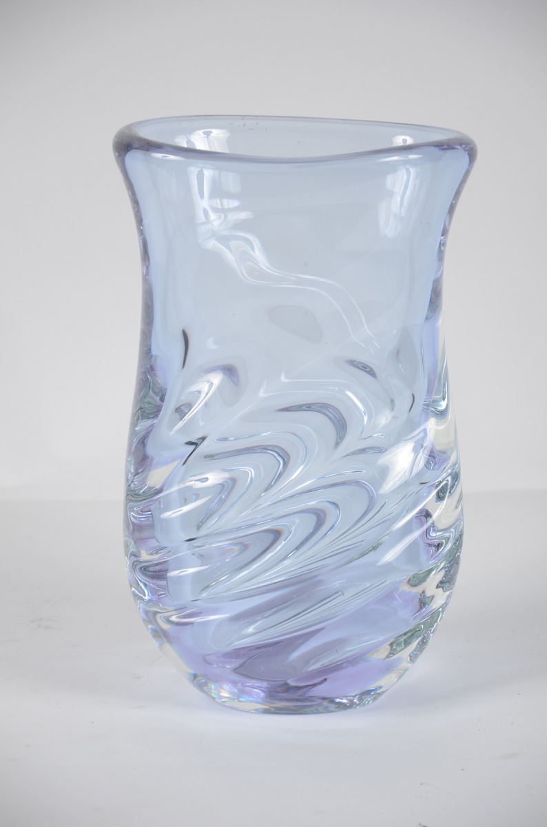 Vaso de Murano transparente c/ frisos diagonais. Alt. 34 cm