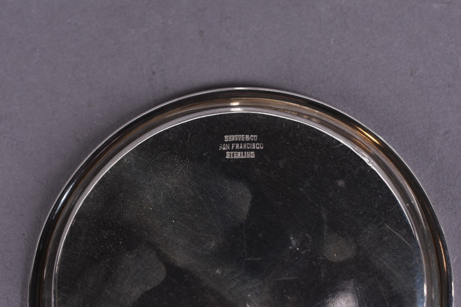 Seis peças diversas de prata Sterling sendo fruteira (amassada), 2... - foto 4 de 8