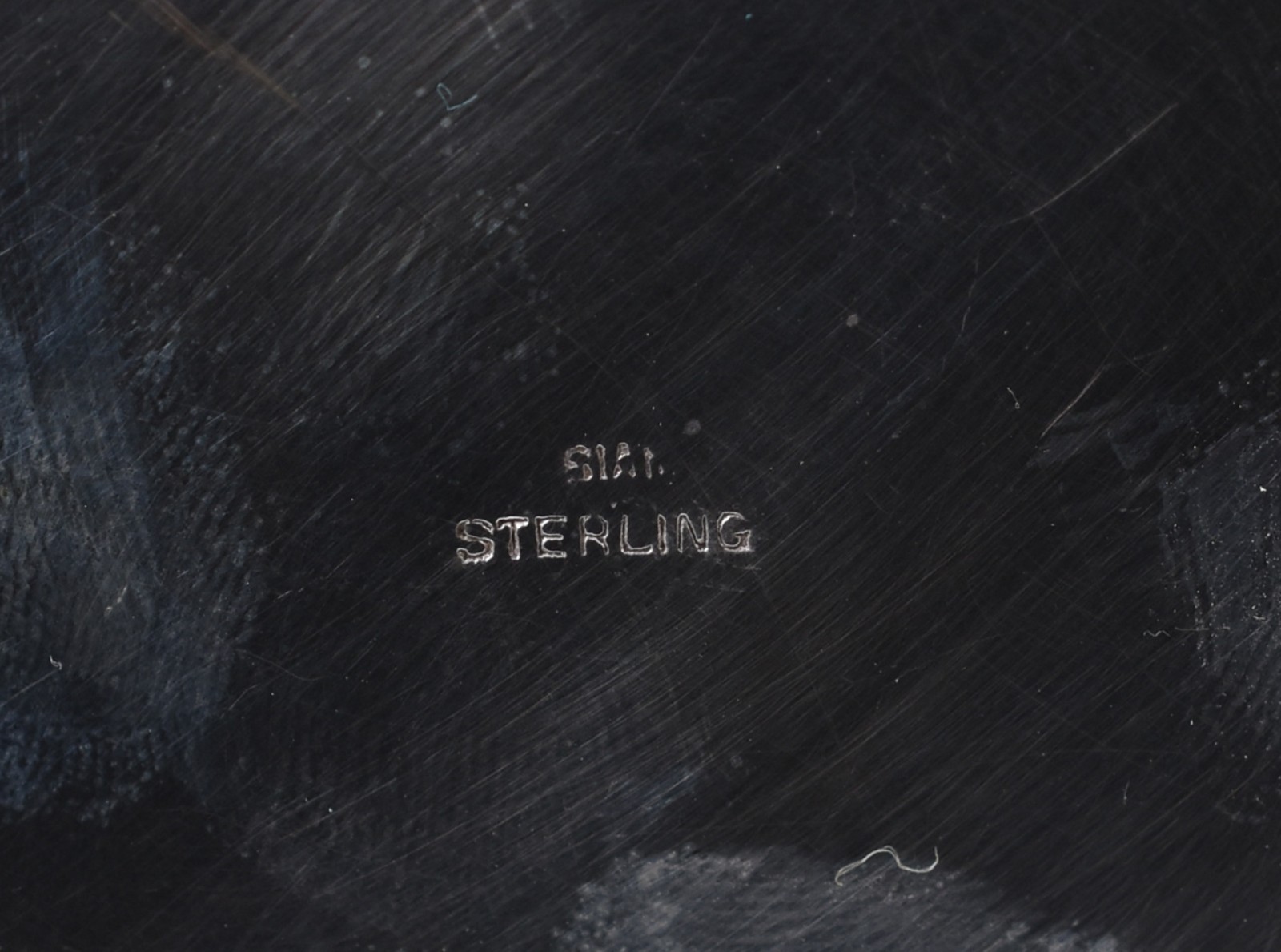 Seis peças diversas de prata Sterling sendo fruteira (amassada), 2... - foto 6 de 8