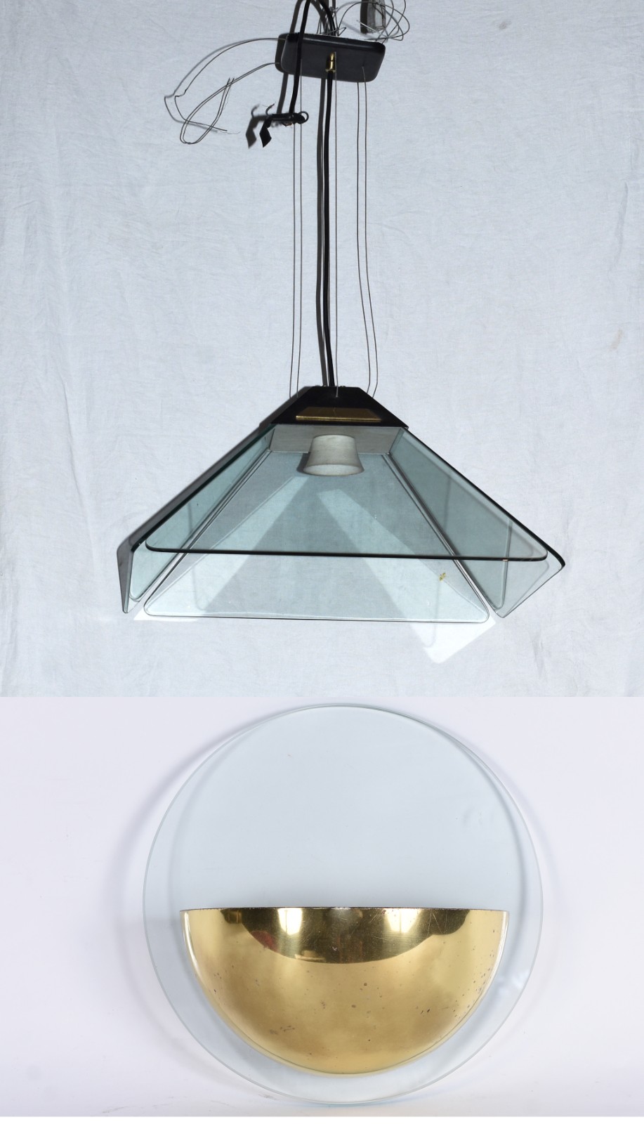 Duas luminárias modernas de vidro e metal. - foto 1 de 6