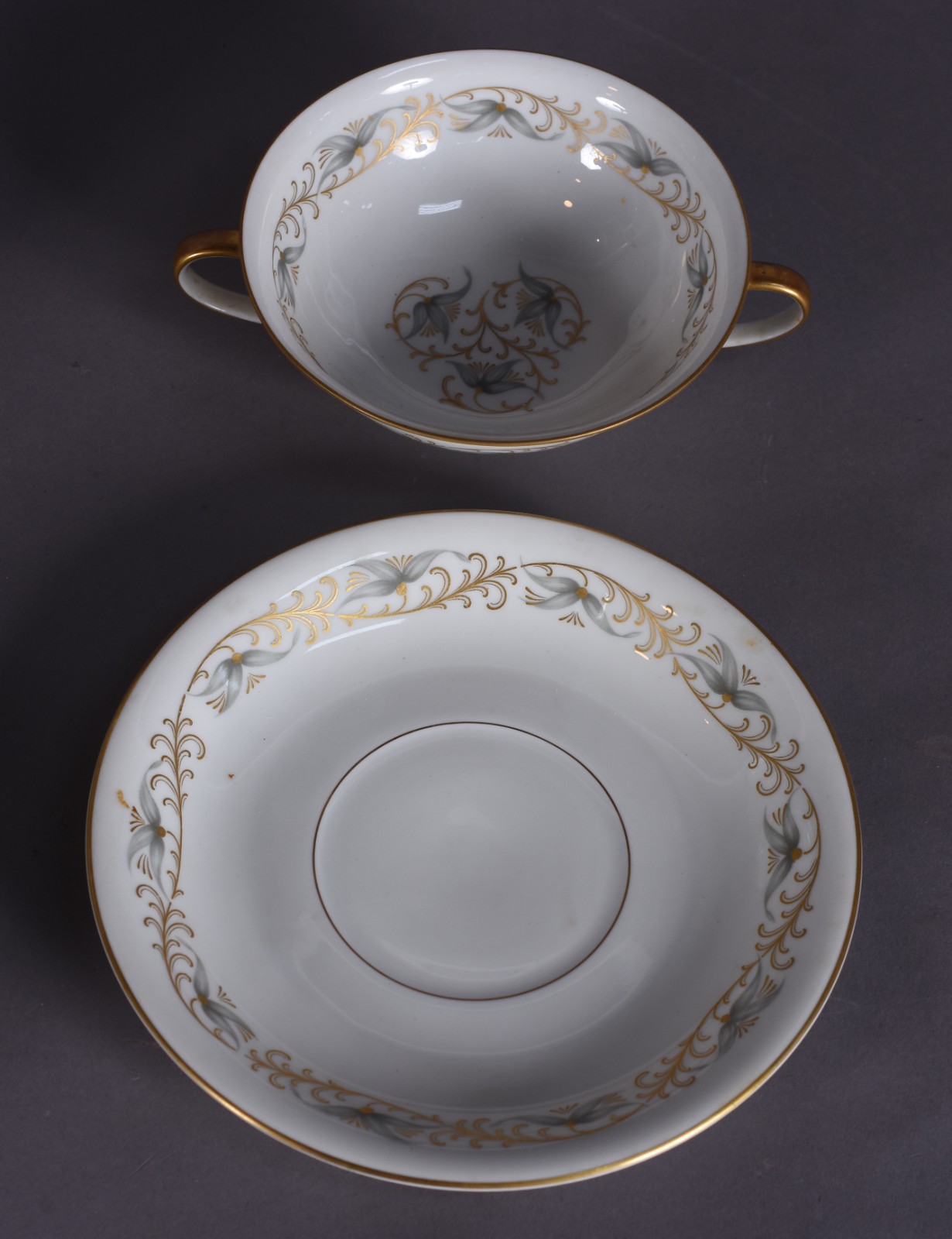 Serviço de jantar de porcelana Rosenthal composto de: 12 pratos... - foto 5 de 9