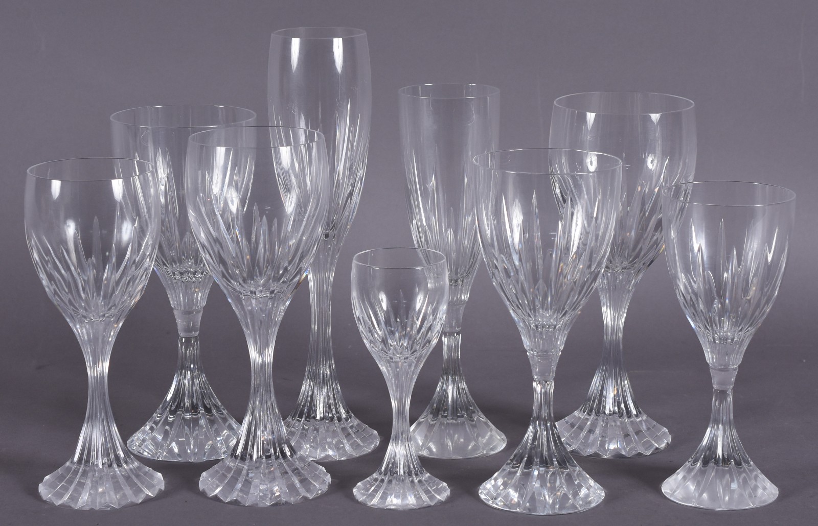 Serviço de cristal Christofle composto de: 12 flutes para champagne... - foto 2 de 10