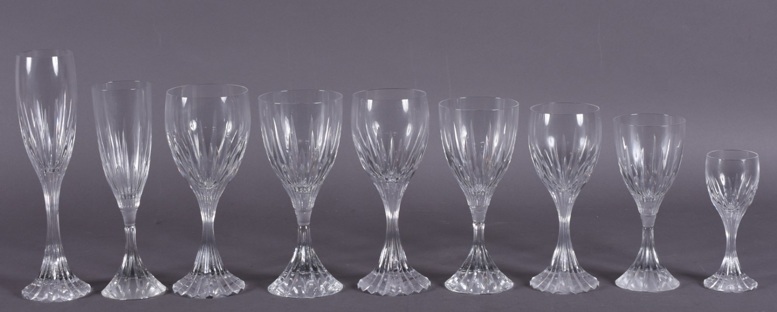 Serviço de cristal Christofle composto de: 12 flutes para champagne... - foto 4 de 10