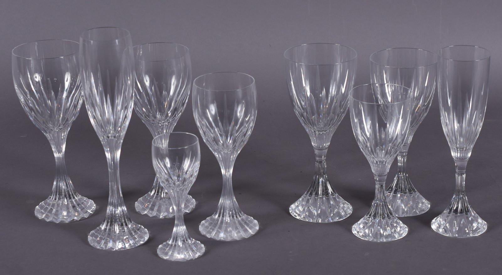 Serviço de cristal Christofle composto de: 12 flutes para champagne... - foto 7 de 10