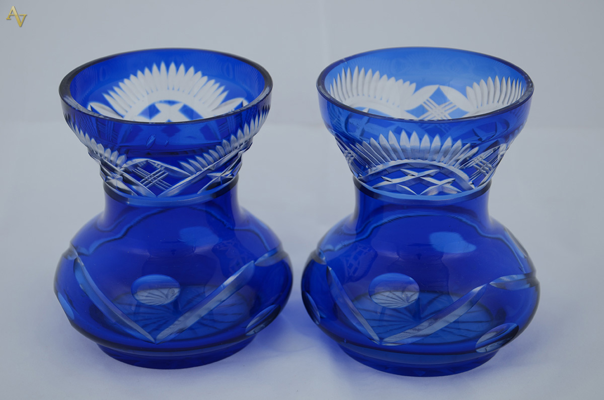 Par de mimi jarras em cristal europeu double azul e branco lapidado...