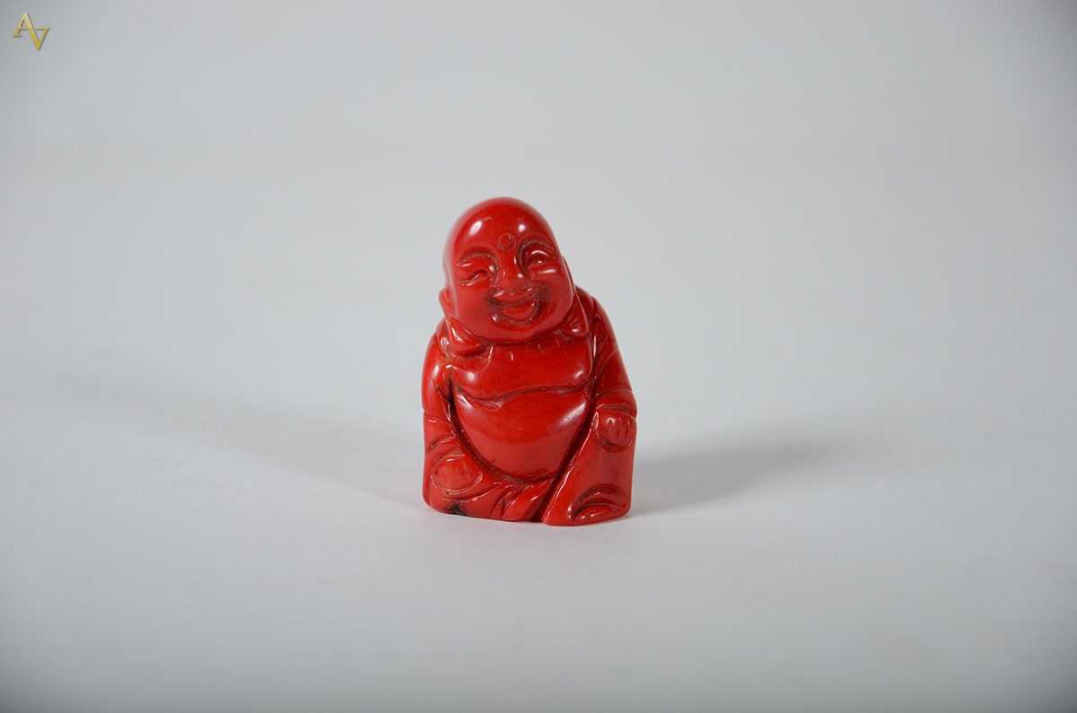 Buda em Coral. Altura 5 cm