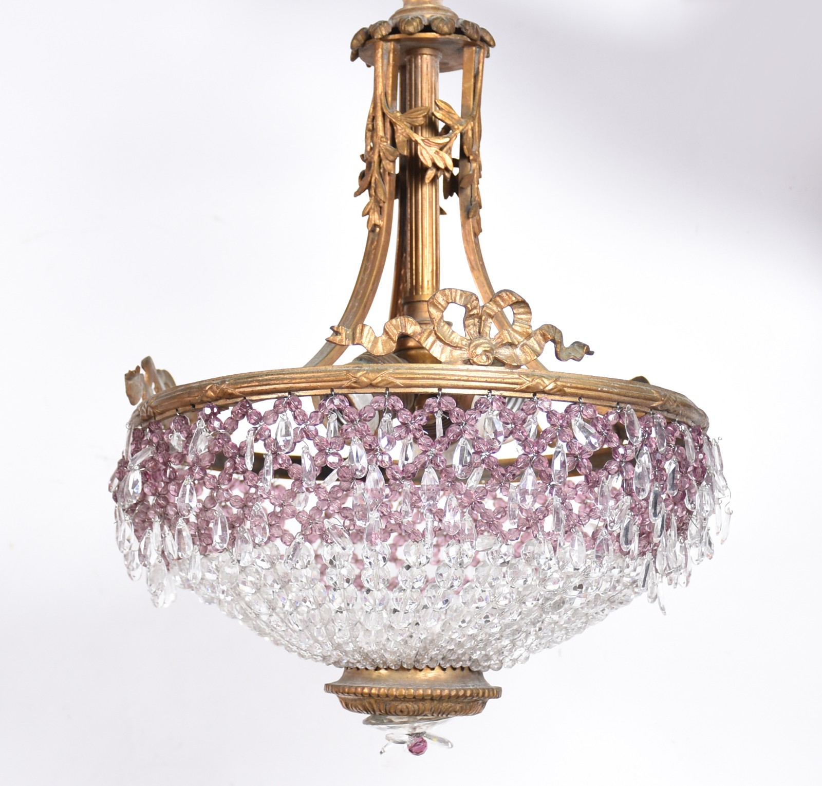 Pequeno lustre de metal e cristal. - foto 3 de 4