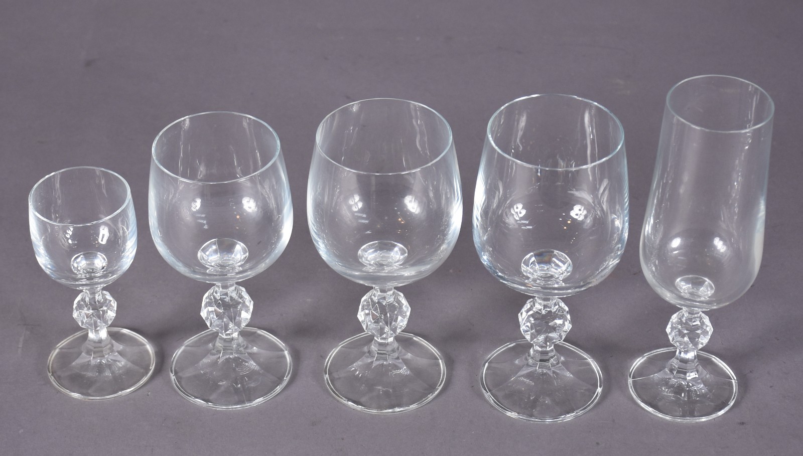 Serviço demi cristal com esfera facetada na base composto de: 6... - foto 4 de 4