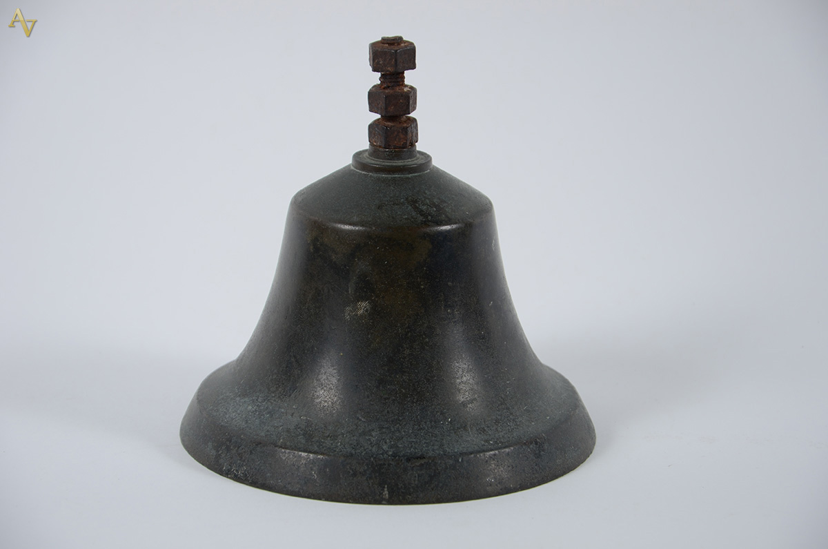 Antigo sino de porteira em bronze. Alt. 16 cm. Diâm. 16 cm - foto 1 de 2