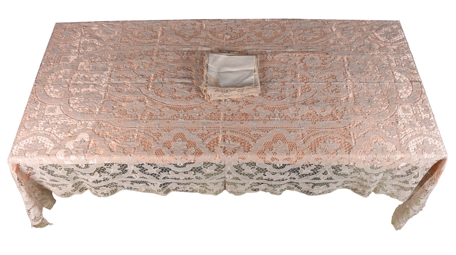 Toalha de mesa de renda veneziana com guardanapos com forro de cetim... - foto 1 de 4