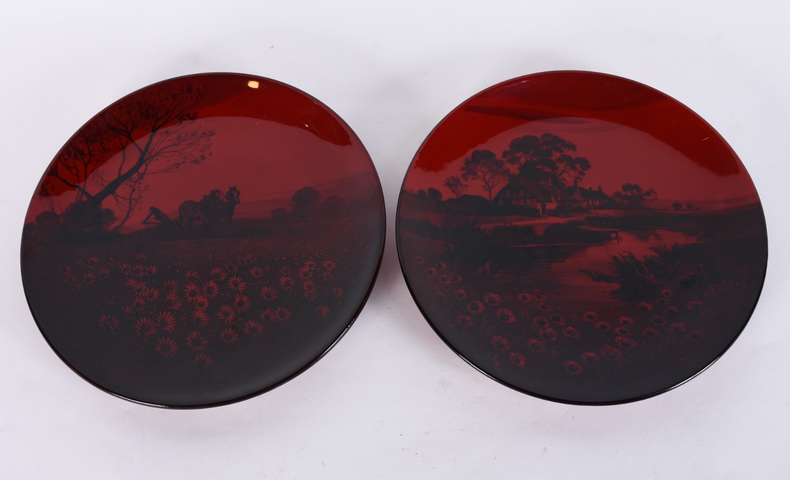 Par de medalhões de faiança inglesa Royal Doulton, decorados com... - foto 1 de 7