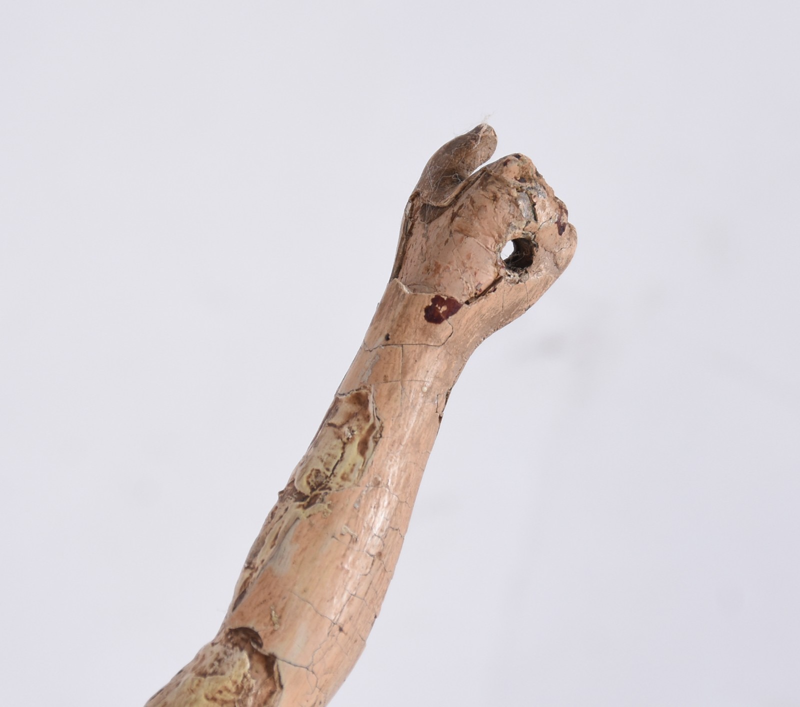 Quatro peças sacras de madeira, sendo Figura de Cristo para... - foto 6 de 9