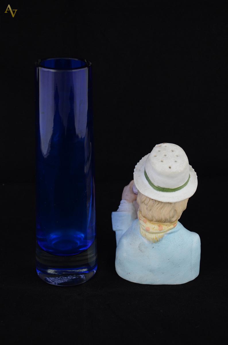 Duas peças diversas, sendo: Solifleur azul em cristal med. 20 cm alt... - foto 2 de 2