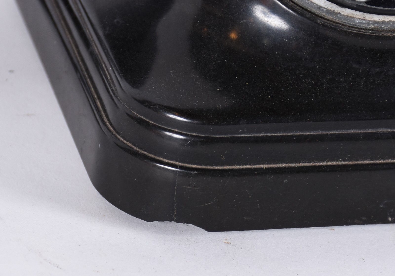 Dois telefones antigos da CTB de baquelite preto, os dois com... - foto 5 de 10