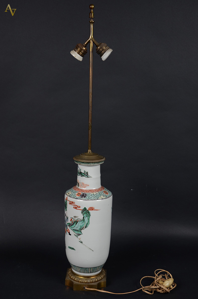 Pé de abajour em porcelana oriental. alt. 42 cm - foto 2 de 2